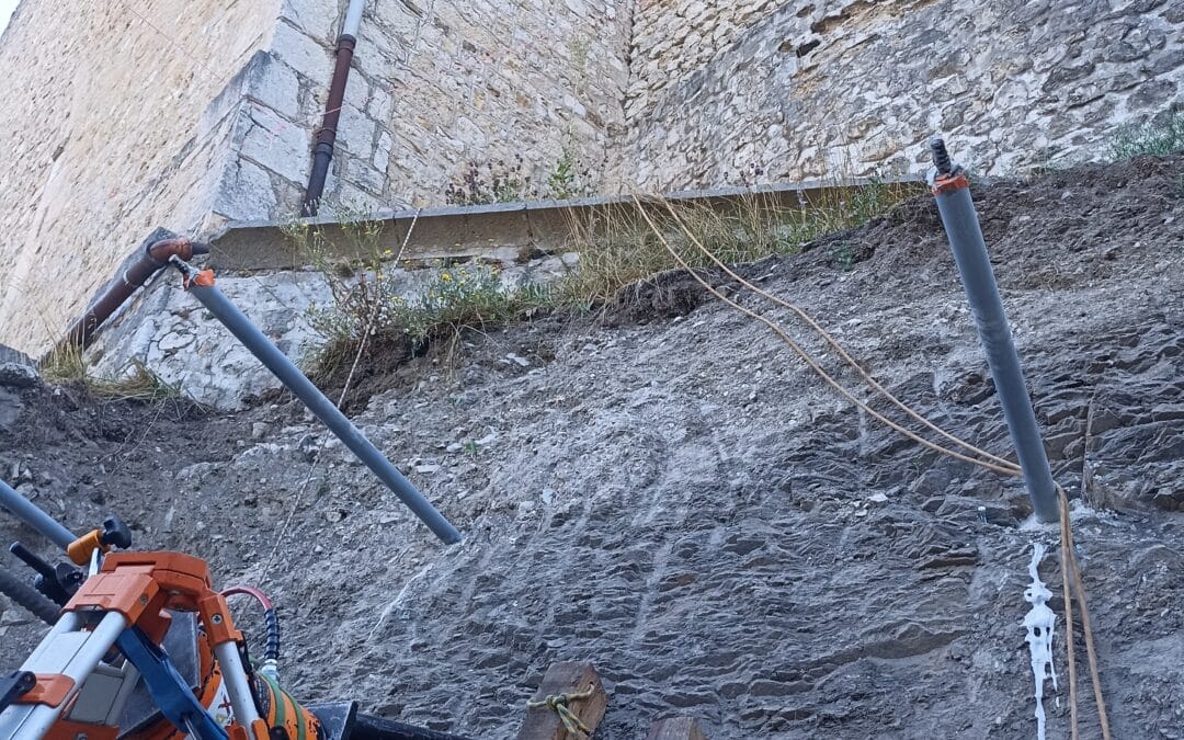 Essai de traction de contrôle sur soutènement de bâtiment historique – CAN – La Motte Chalencon